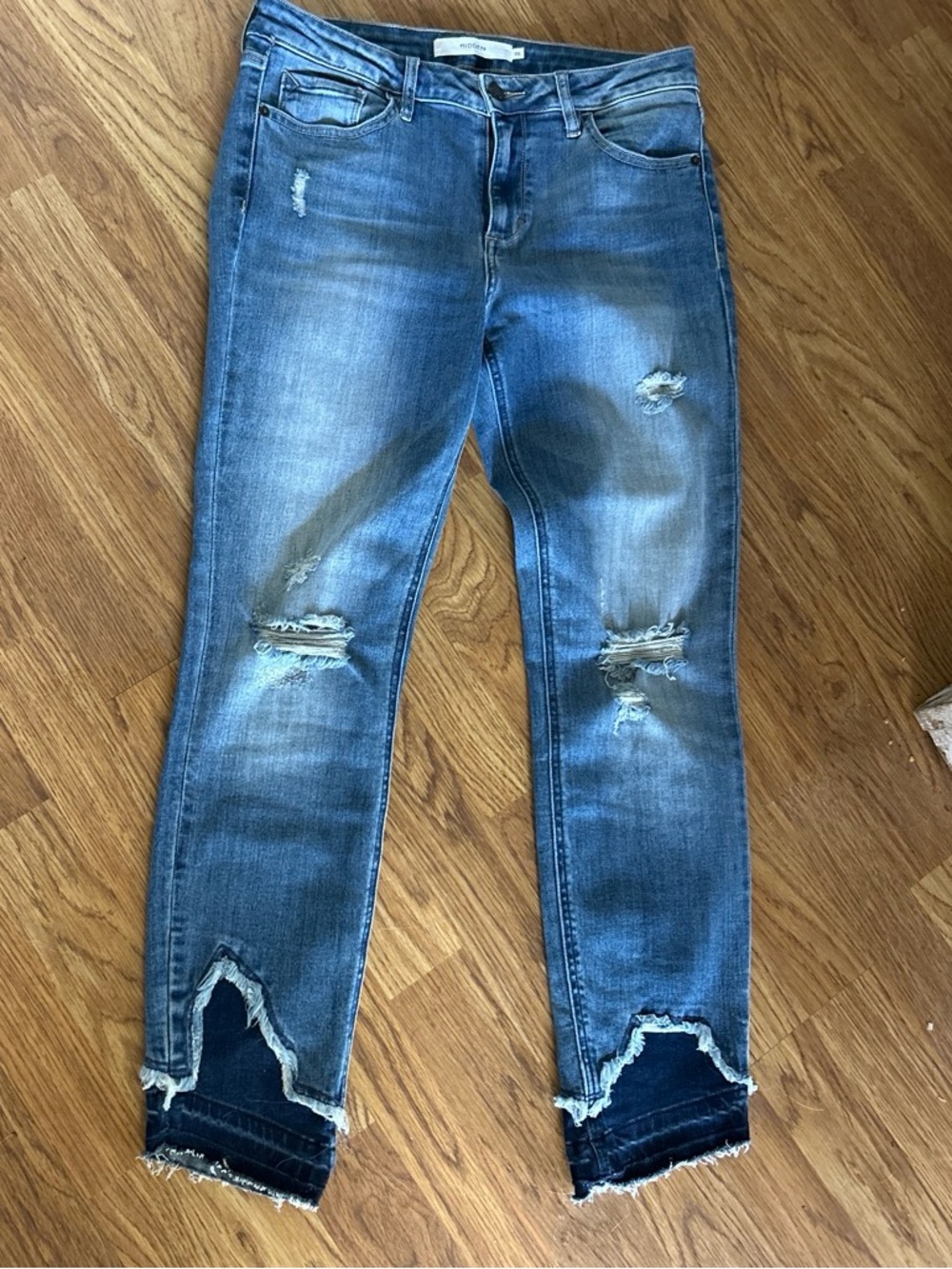 Distressed Blue Ankle Jeans - Women